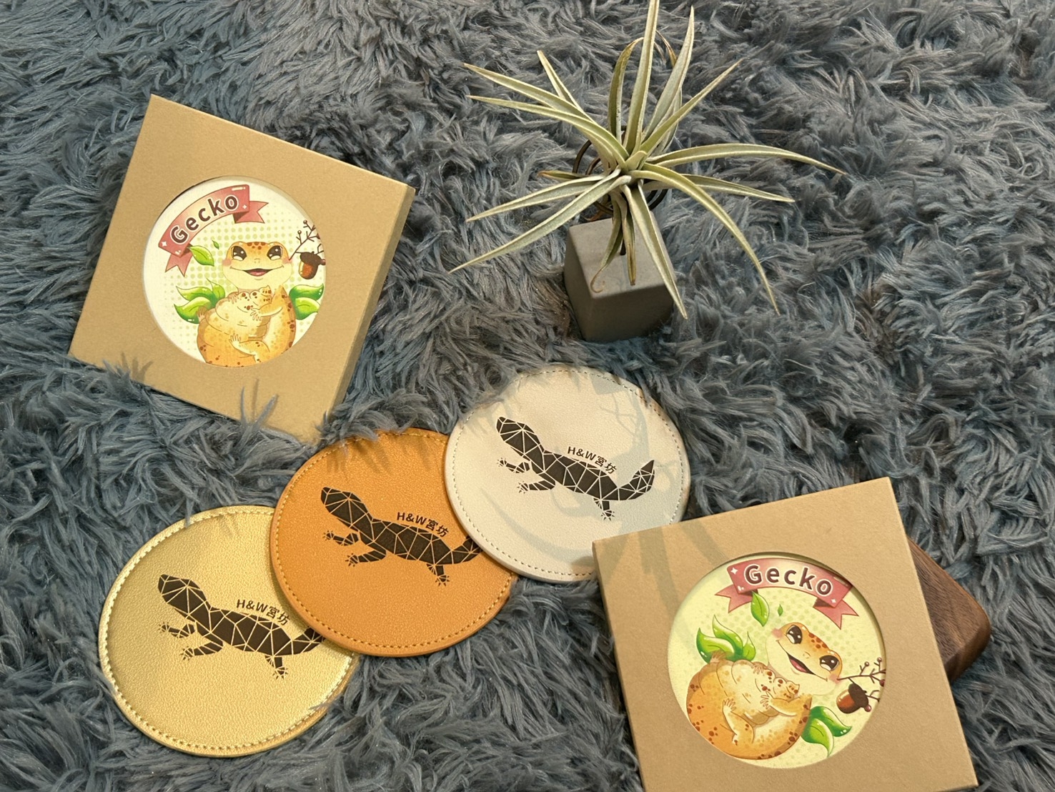 H&W宮坊 — 守宮圖案皮革杯墊